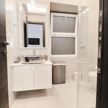 Saint's View Apartment *